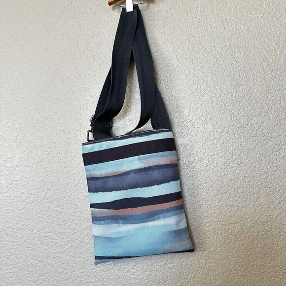 Dakine Jive Crossbody Bag Shoulder Purse Adjustable Strap Blue Stripe - Picture 4 of 7